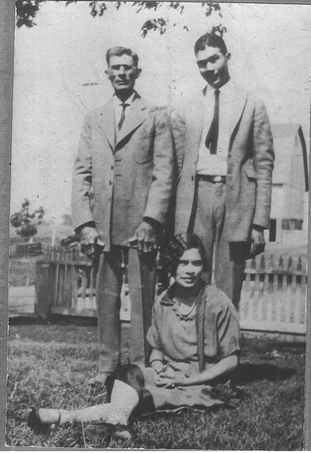 Standing on the left if John Evans' son Thomas McDaniel Evans  (1861-1929). Standing to his right is Thomas' son Howard Evans and seated is Thomas' daughter Ruth Evans. John Evans moved to Ohio by 1860, where his family continued to live. Source: E. Howard Evans