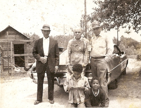 Unidfentifed, Roger Richardson, and Drue Bell Richardson (1896-1995). Drue Bell Richardson was a brother to above pictured William Wardell Richardson. He's pictured in Hollister, Halifax Co with his cousin Roger Richardson and two of their grandchildren. Source: Tony Copeland